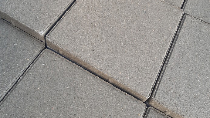 Как выбрать тротуарную плитку, чтобы не перекладывать через два года